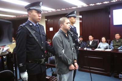 韩某在法庭上表示认罪。京华时报记者王晓飞摄