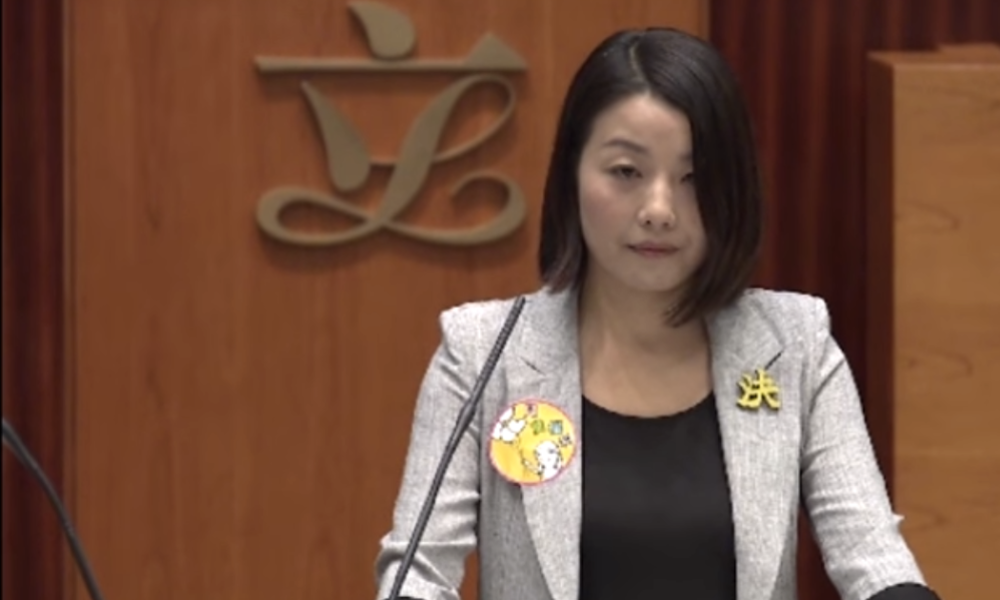 香港议员宣誓风波 中联办公布辱华议员名单