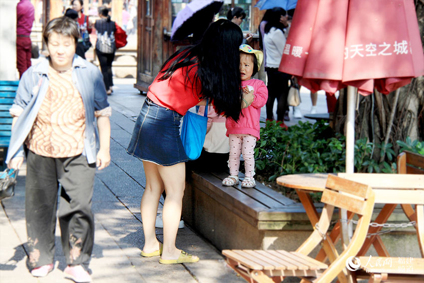 31℃！这个城市愣是把冬天过成了夏天(组图)