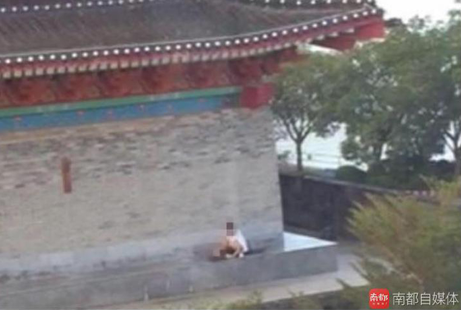 Ƶֻٶһ򡰱ﲻסˣ̫棬ھ……ָƣŮ˲Ŷʵ˳ԾŮΪĵص㣬вͬΪ϶ǳţΪ϶ǳš