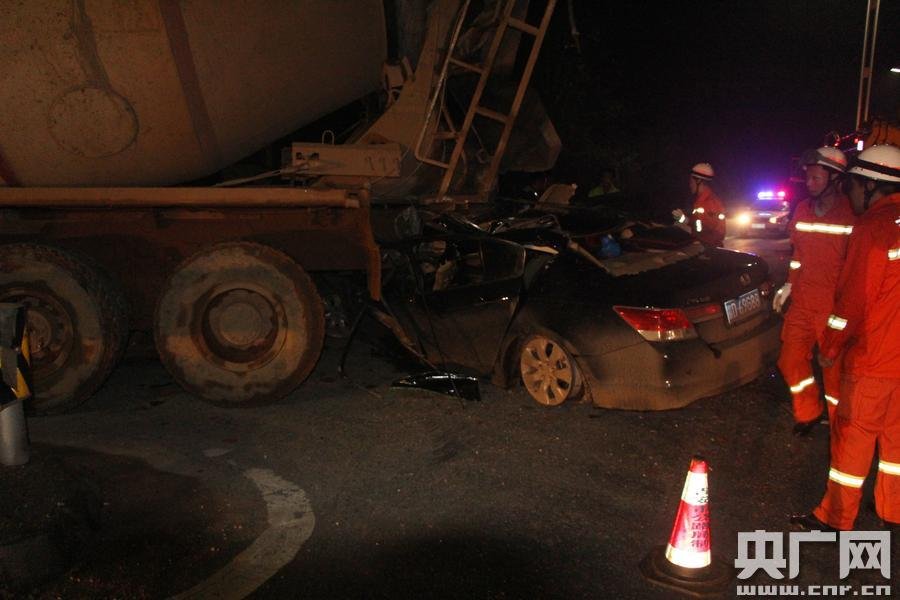 1115ϢлԪɭ ͨѶԱ޾꣩1115賿ʱ֣ʡмط105ɽ·ڷһҳһСγԷǳٶ׷βһˮ賵22ˡ