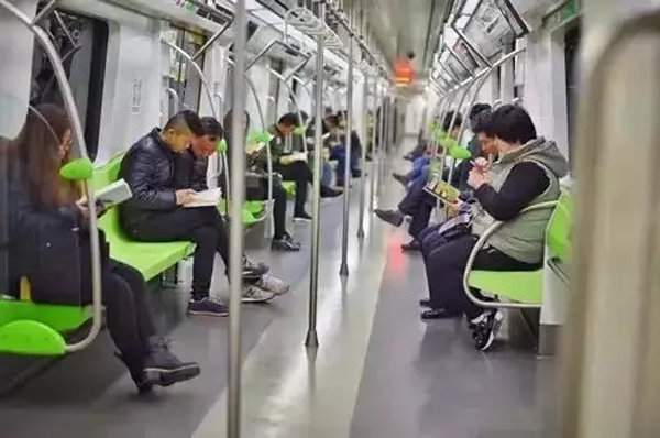 й鱻²ۣ˶ɳ㣬Ļеط飿