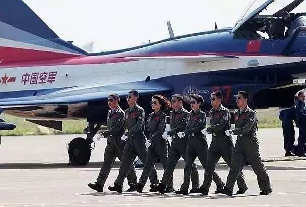 йظ߿˴Ů״ԪУеŮܴζŽ߿ƼʱйؽԽԽŮԲ롣һ˵Ӿ뵽һˣǾʱӡˡδսǱƴװսǻ۵ĳϷ