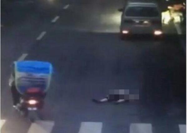 1127ʱ10ңĴʡɽɳͭ·һ𳵻һŮӹʱĦгײ˾ݣֱһĦгѹ