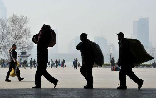 港媒关注北京的农民工:生活不易但不想回农村