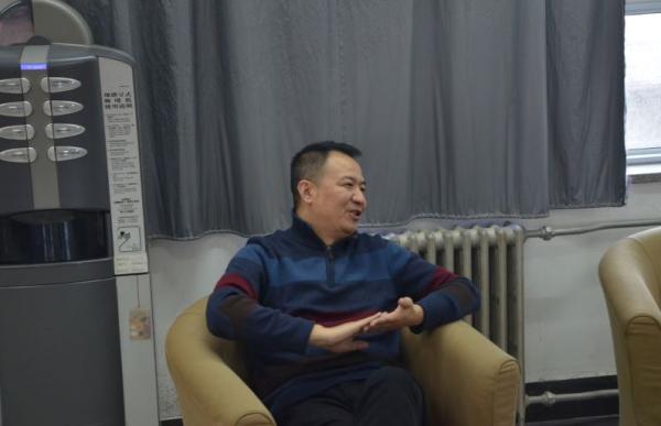 北京十一黉舍特级老师魏勇承受磅礴期货配资
专访。