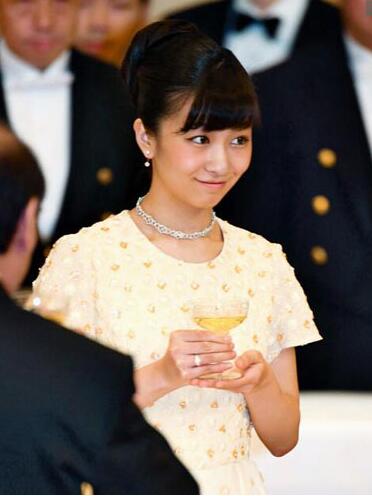 佳子公主出席欢迎新加坡总统晚宴