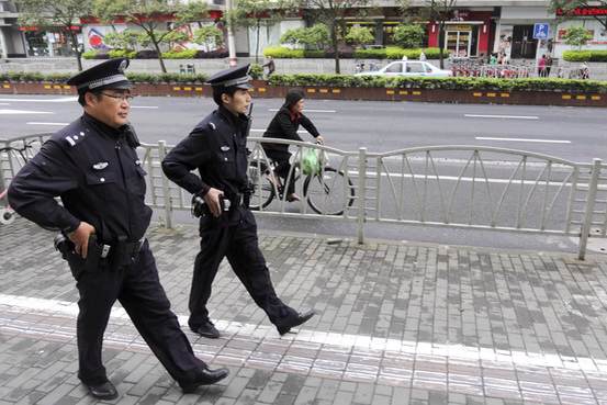 Do Chinese Police Carry Guns