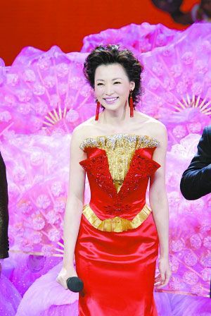 董卿与春晚那些事:曾遥不可及 如今连续12年主持