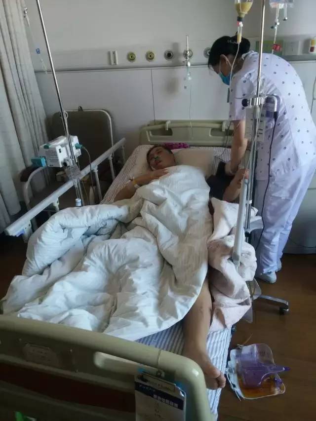 经过一个多月的治疗,武林的病并未见好转,且情况极不稳定,但家中积蓄却已成空。