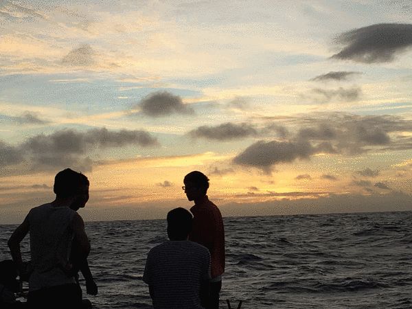 5000米深海上的年轻人:孤独与漂泊 梦想与现实