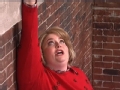 《周六夜现场第42季片花》第九期 胖女悬挂空中遭围观取乐 塞纳白宫与川普热舞