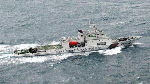 日本第11管区那霸海上保安总部称,3艘船分别是"海警2401""海警2502"