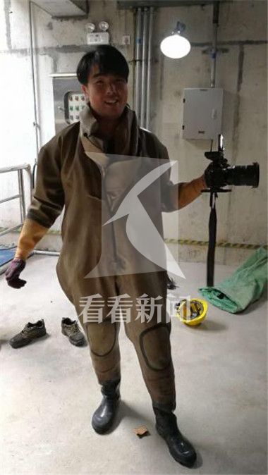 伸手不见五指的井底像“水牢”,充满了恐惧