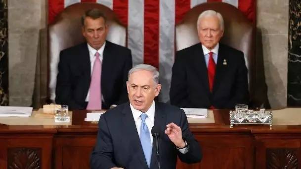 對以色列來說，好消息是奧巴馬離任在即，下屆總統特朗普是個極端親以人士。他已提名強硬的定居點支持者大衛·弗裏德曼為美國駐以色列大使。