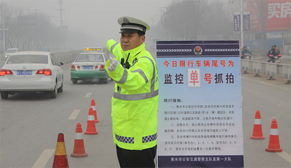 衡水市公安局交警支队一大队副中队长 孙全江(长城网供图)
