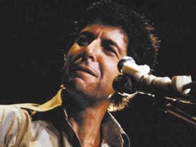 2016年11月7日,莱昂纳德·科恩(Leonard Cohen)逝世,他的生命永远停在了82岁。莱昂纳德·科恩,1934年9月21日出生于魁北克省蒙特利尔,加拿大演员、歌手、作词作曲、编剧、小说家、艺术家。早年以诗歌和小说在文坛成名,小说《美丽失落者》被评论家誉为60年代的经典之作。代表作有电影《我是你的男人》、专辑《Ten New Songs》等,荣获第52届格莱美音乐奖终身成就奖。他被《纽约时报》赞誉为“摇滚乐界的拜伦”。