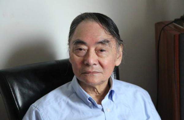 9月8日在北京逝世。1935年6月生于上海,祖籍江苏镇江,中国社会科学院学部委员、中国社科院哲学研究所研究员,研究领域为西方哲学,兼及中国哲学和美学,艺术修养深厚,爱好京剧、书法并有专著出版,业余时间以聆听西洋古典音乐为乐。主要著作有《前苏格拉底研究》、《苏格拉底研究》、《中西智慧的贯通》、《哲学要义》、《启蒙与自由》、《书法美学引论》、《美的哲学》、《古中国的歌》等。