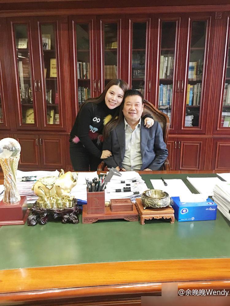 汝南县新闻网:中国富二代参加世界名媛舞会抢镜