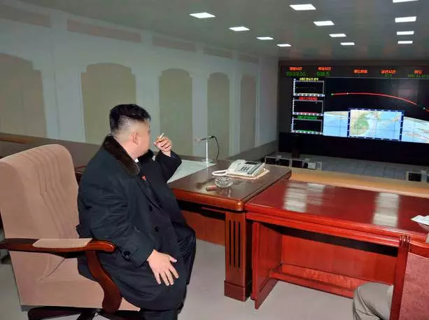 金正恩新年贺词:朝成为任何强敌不敢招惹的核强国