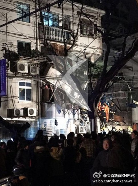 上海一居民小区楼房发生坍塌 目前伤亡不明