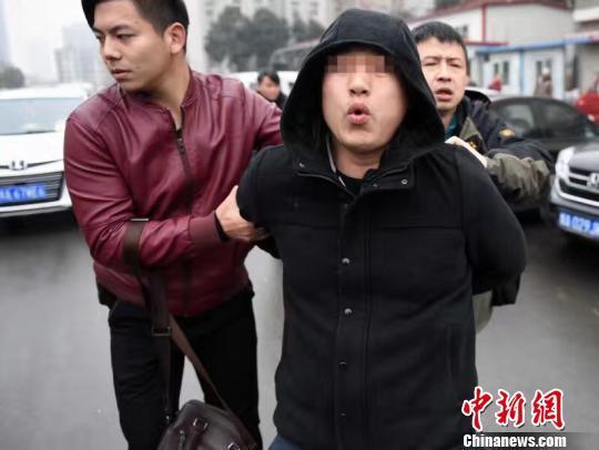 南京警方破获19年前杀人案 凶手被抓时是千万