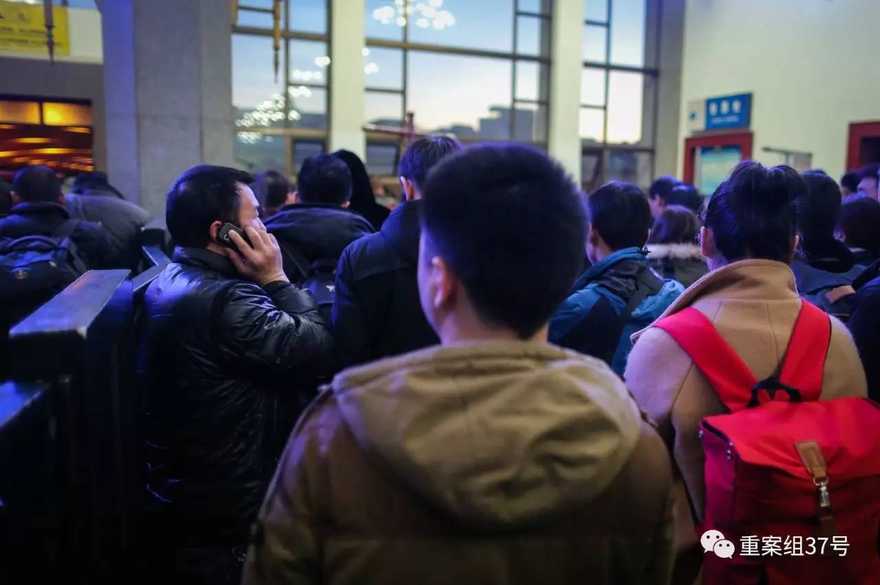 春运反扒民警:隐身人群只为“天下无贼”