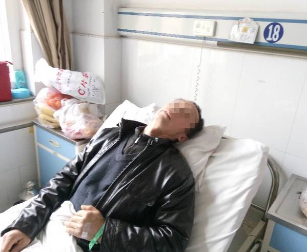 陕西一乡民因提出“我否决”激愤了村干部,被打得至今下不了床……