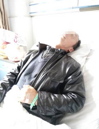 陕西一乡民因提出“我否决”激愤了村干部,被打得至今下不了床……