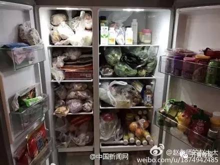 晒完行李箱,网友又开始晒!冰!箱!春节后你家冰箱被父母的爱压塌没?