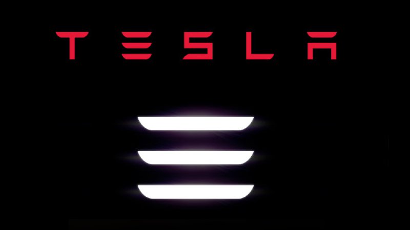 从外形上来看,特斯拉Model 3的商标的确与阿迪达斯的商标相像,也因此引发了阿迪达斯的不满。阿迪达斯提起诉讼要求特斯拉停止使用该标识作为注册商标。诉讼中称两个商标的相似度极高,可能暗示消费者两个品牌存在联系,从而带来困扰。
