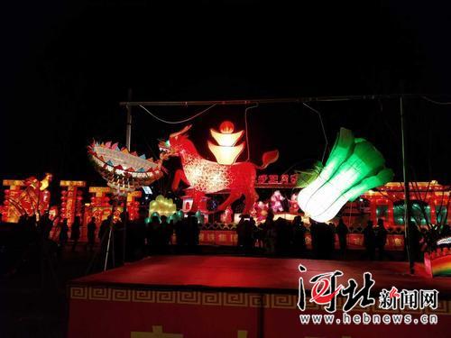 从2月8日开始,为期5天的第32届传统元宵灯会在千年古镇——胜芳正式拉开了帷幕。郭京泉 摄