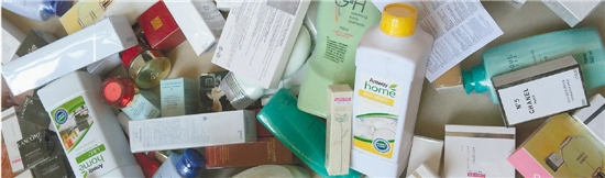 查获的假冒化妆品堆积如山