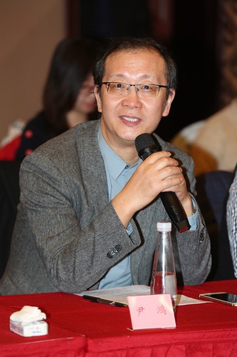 清华大学新闻与传播学院影视传播研究中心主任尹鸿