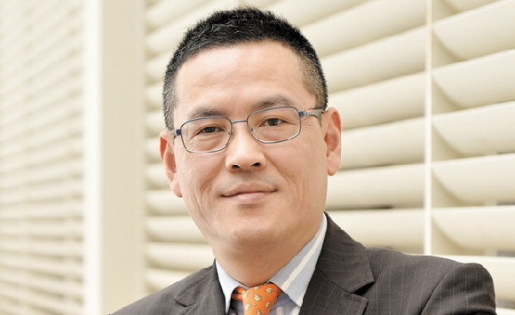 徐世平:"两会"新闻报道越来越公开透明刻