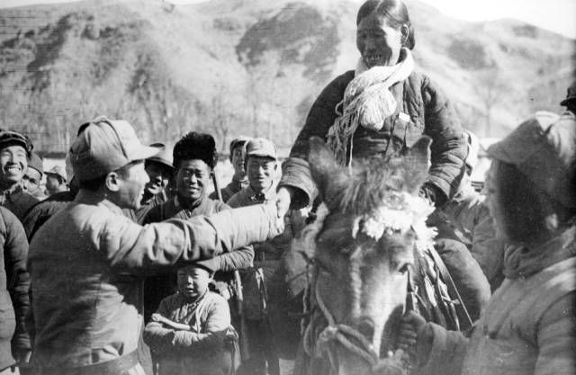 13次得到毛泽东接见 “子弟兵的母亲”戎冠秀的不凡人生-中青在线