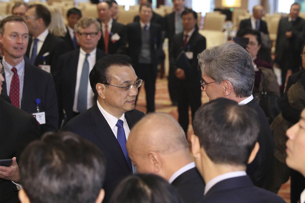 李克强回应国际知名人士:全球化问题需要全球人携手解决