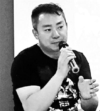 “金扫帚奖”在京颁奖 吴亦凡景甜分封“帝后”