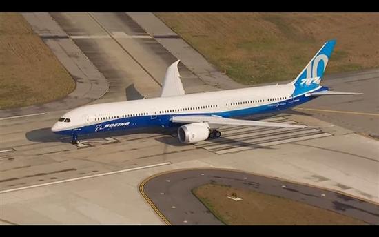 波音最新型号787-10首飞成功