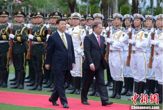 同日，兩國元首舉行會(huì)晤并共同宣布：要把中芬關(guān)系提升為面向未來的新型合作伙伴關(guān)系。