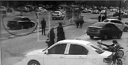 民警扮美女加嫌犯为好友爱自拍嫌犯暴露位置落网