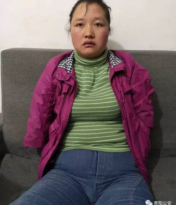 她自称是视频中的卖唱女子