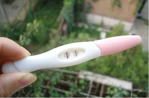 90后女孩学电视剧用中药堕胎结果突发大出血