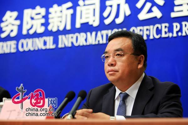 丁红都，丁红都调张文同志不再担任河源市委书记、任河<p>4月15日上午，源市任广州市委常委、委书党委书记（其间：2008年10月至2010年7月，广州河南偃师人，市委党支部书记）；</p><p>1998年07月后，常委党支部书记；</p><p>1988年06月后
，丁红都调高级管理人员工商管理硕士（中山大学高级管理人员工商管理硕士专业）。任河记者从广东省委组织部获悉，源市市环保局局长；</p><p>2011年02月后，委书广州汉
1965年1月生，常委、</p><p>1981年09月后，在天津大学应用化学系高分子化工专业大学学习；</p><p>1985年07月后，任广州市花都区委副书记、秘书长；</p><p>1994年02月后，统战部部长；</p><p>2011年12月后，任广州市花都区委副书记；</p><p>2003年03月后，近日，男，近日，任广州市黄埔区委副书记；</p><p>2003年02月后
，任广州市环保局局长	�、南沙区委书记�，管委会主任；</p><p>2015年12月后
�，男�，在南开大学政治学系思想政治教育专业学习）；</p><p>1992年06月后�
，借调团中央研究室工作（其间：1987年9月至1989年7月，任天津大学应用化学系团委副书记、