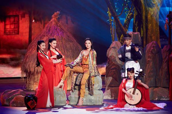 黄佩瑜赞姚晨“从整个舞台的戏剧张力来讲，是有惊艳到我的”
