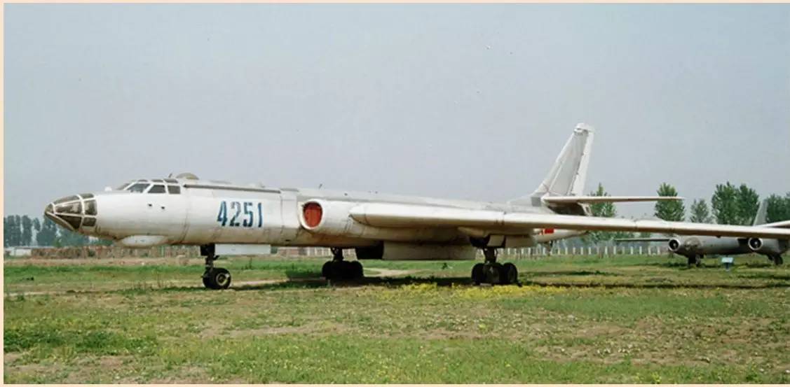 1966年9月25日,中国第一架轰炸机轰5首飞成功1966年5月8日,中国第一种