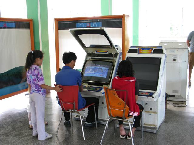 朝鲜街机电玩城:从红白机迈入现代化(图)