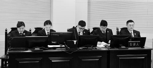 贪官3年受贿48次年均百万:自己办事妻子收钱