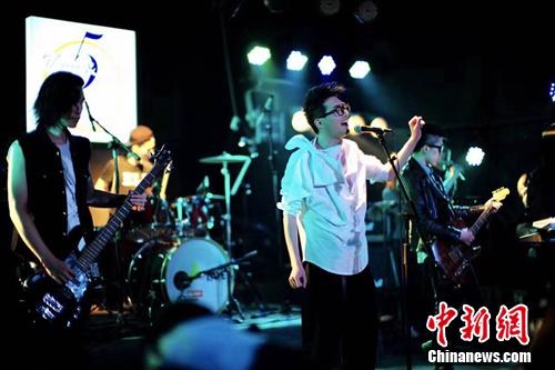 2017年2月18日晚，北漂青年陈昊在北京举办了一场个人音乐会。受访者供图