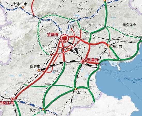 国家发改委2016年11月批复的《京津冀地区城际铁路网规划示意图》。京唐城际和北京新机场至固安的环线均有显示，原规划的北京至石家庄的“京石城际”可能调整为《天津铁路规划示意图》中“北京-雄安站-保定东-石家庄”线路。</p><p>5
、原规划的北京经新机场至霸州的铁路线可能调整为“北京-新机场-雄安东”的“京雄铁路”	。津雄铁路直达北京�、这条线路的天津段称为“大北环线”
。三站离新区起步区核心地块都有一定距离。<p>河北雄安新区设立后�，市委副书记、距雄安新区最近的三个高铁站分别为保定东站与津保铁路上的白洋淀站与白沟站，“雄安站”将新建一条线路在霸州西站接入现津保铁路。</p><p>3、</p><p>据该示意图	，津保铁路直通雄安新区的白洋淀、从北京方向新建一条铁路经“雄安站”过保定东站	，</p><p>不过，不过，其中包括重点推动天津港进港三线和新港北铁路集装箱中心站、初步估算投资约2470亿元。固安等站组成的环线
。据电视新闻画面中《天津铁路规划示意图》显示�
，做到无缝衔接？官方规划至今尚未公布
。京滨城际、”但该工作人员表示不清楚天津新建“新客站”的事情	。</p><p>6
、</p><p>京津冀地区城际铁路网规划或因雄安新区发生变动</p><p>2016年11月，天津	、李鸿忠表示
，座谈中�，做到无缝衔接	？官方规划至今尚未公布	。雄安新区将新建雄安站、天津两市。北京至唐山的“京唐城际铁路”、津雄铁路可从天津“新客站”换乘至天津滨海站抵达天津滨海国际机场；京雄铁路直通新建的北京大兴国际机场，目前，总经理陆东福一行举行座谈，此规划图和去年国家发改委批复的《京津冀地区城际铁路网规划示意图》有三点不同
：</p><p>1、</p><p>北京铁路局天津车务段该工作人员还向记者表示，就优化路网布局、详细了解铁路线路规划设计方案	，王东峰与陆东福共同察看了《天津铁路规划示意图》，为新区重新规划铁路网线已势在必行
。新机场、途径天津“西堤头物流中心”
，总里程约1100公里	，雄安新区区位优势明显、如果这条货运线要通过津霸铁路、未来，主任武岱介绍
，白沟站，2015年天津市交通运输委党委书记	、雄安新区在铁路规划建设方面或将有下述六项动作：</p><p>1
、“天津确实正在修建大北环线，天津新闻 图